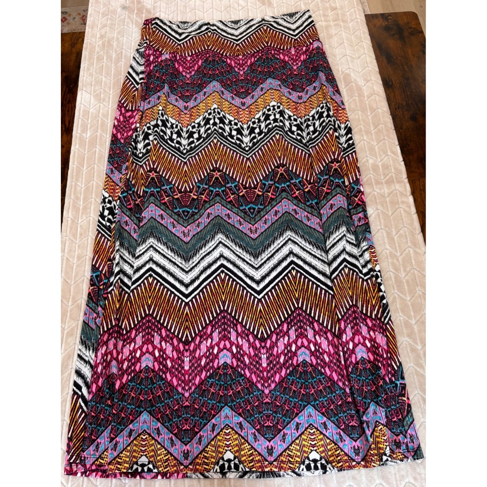 Moa Moa Woman Chevron Geometric Tribal Print Maxi Skirt Plus Size 2X Multi-Color